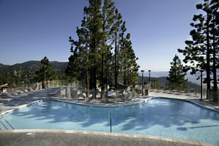 Hotel with Pool