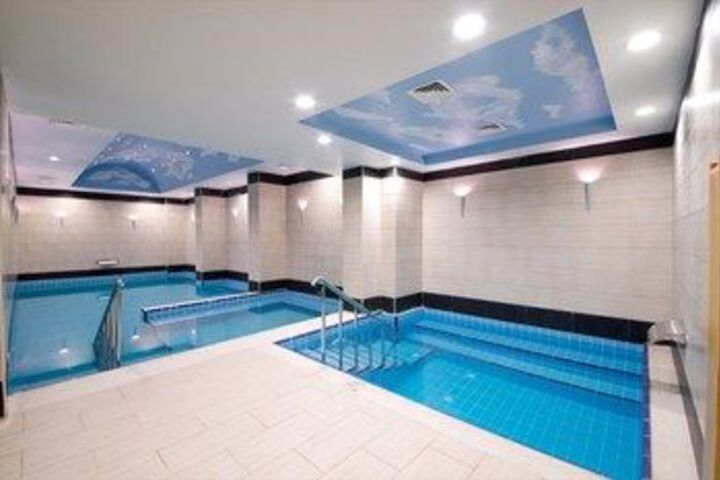 Hotel with Pool
