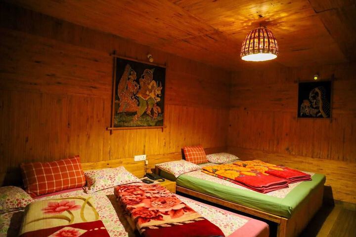 Room 7 of 195