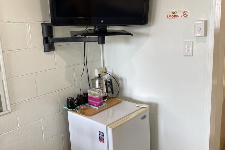 Room 5 of 12