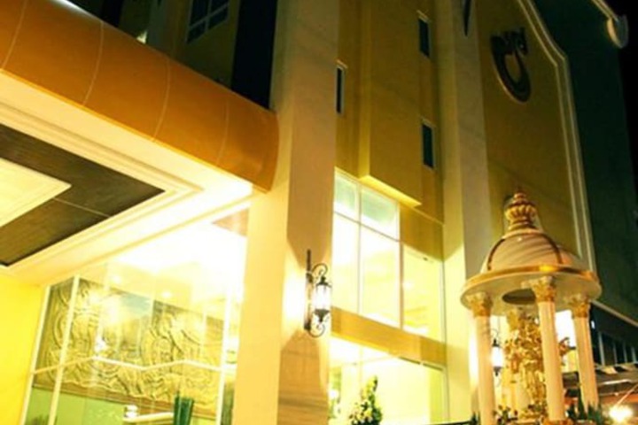 Hotel Entry