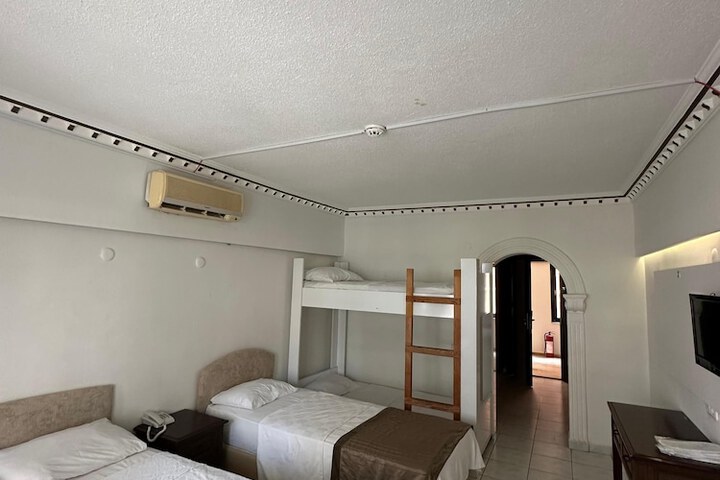 Room 16 of 46