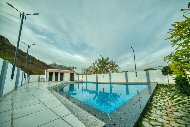 Pool 34 of 58