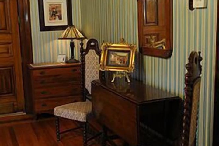 Room 90 of 148