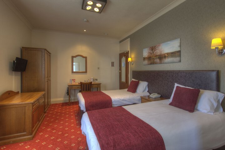 Room 9 of 40