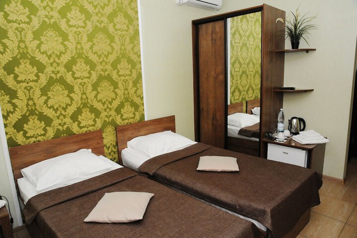Room 28 of 60