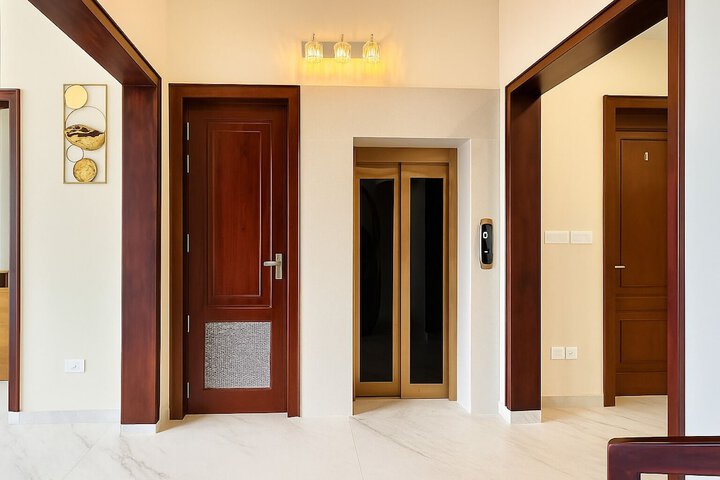 Room 30 of 47