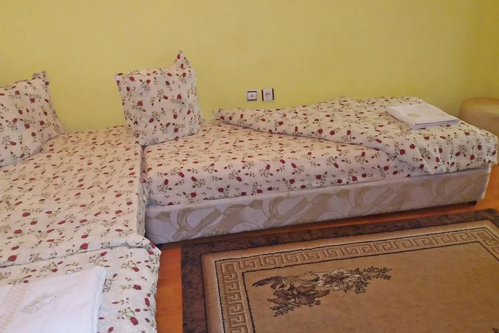 Room 4 of 26