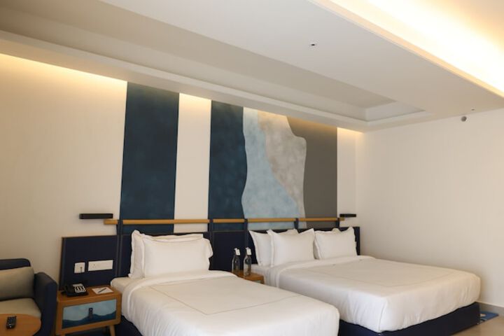 Room 15 of 32