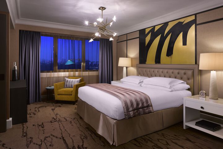 Room 26 of 230