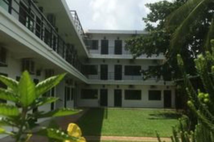Hotel Exterior 7 of 40