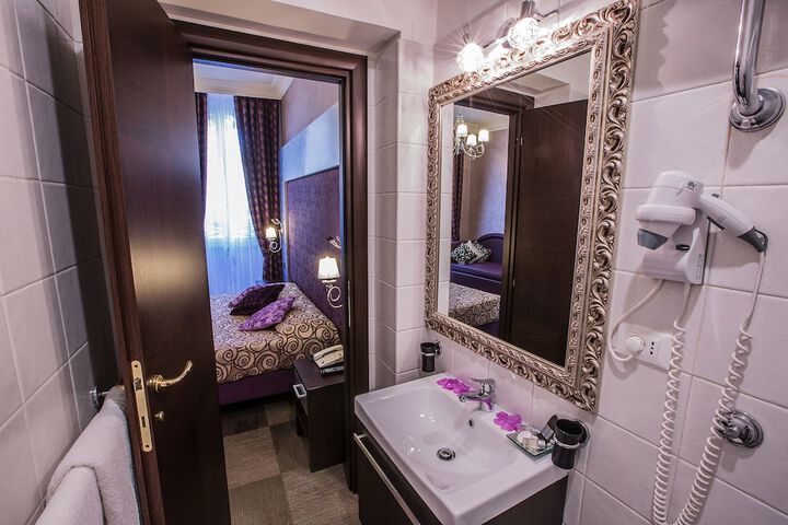 Room 42 of 47
