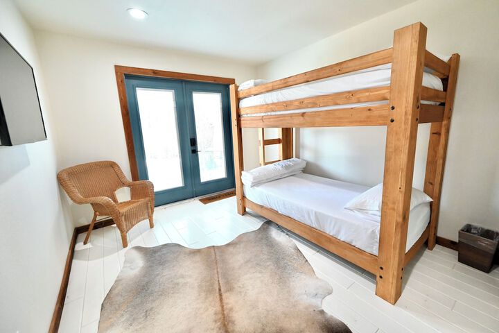 Room 14 of 64