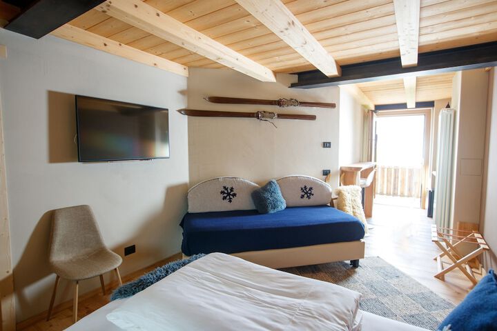 Room 47 of 172