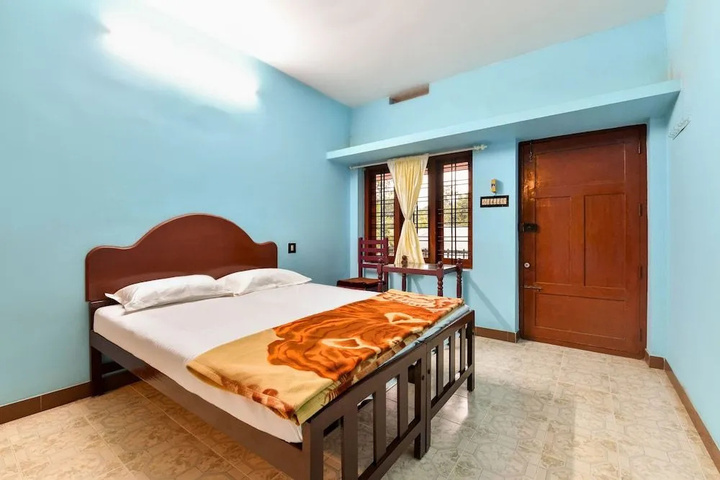 Room 3 of 10