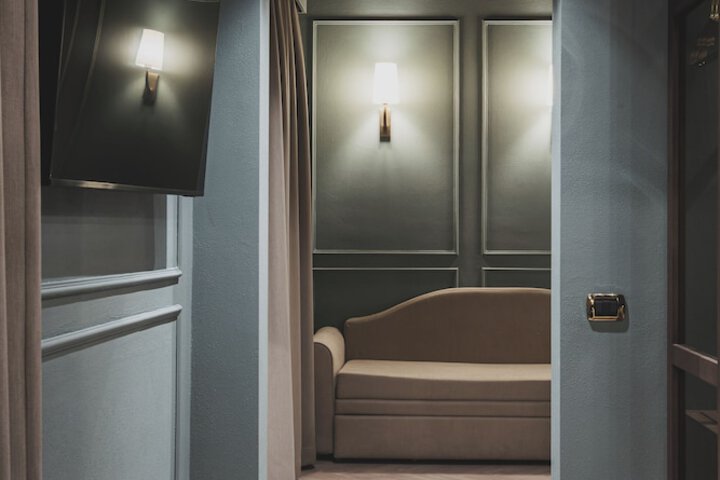 Room 73 of 181