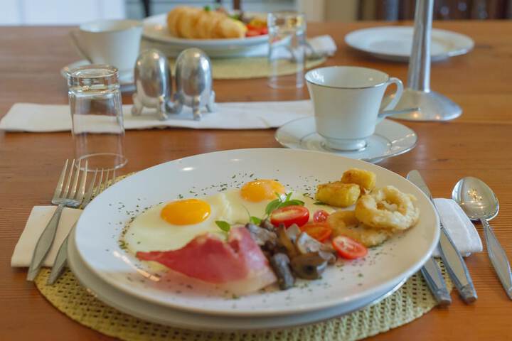 Breakfast/Coffee Service 26 of 73
