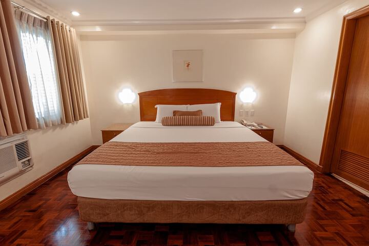Room 27 of 117