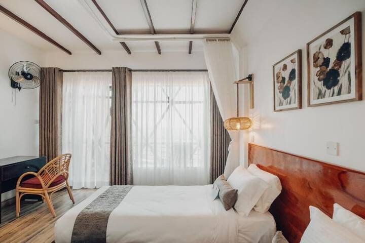 Room 8 of 32