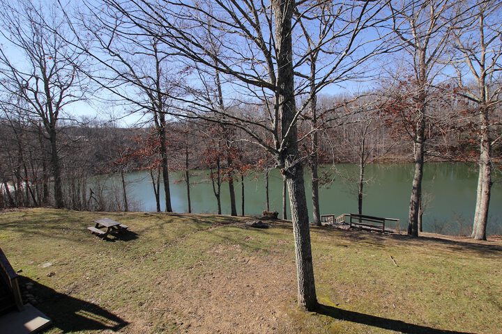 1 King Bed Lake View (2 of 14)