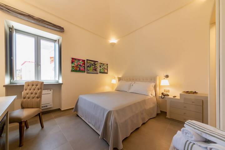 Room 7 of 31