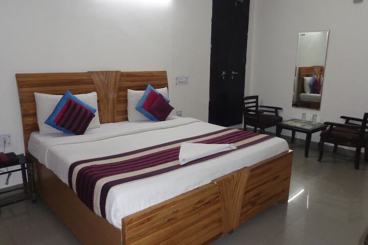 Room 15 of 31