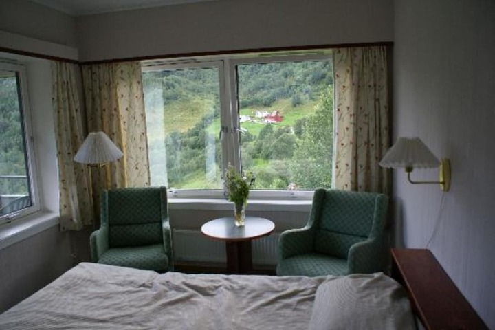 Room 18 of 48