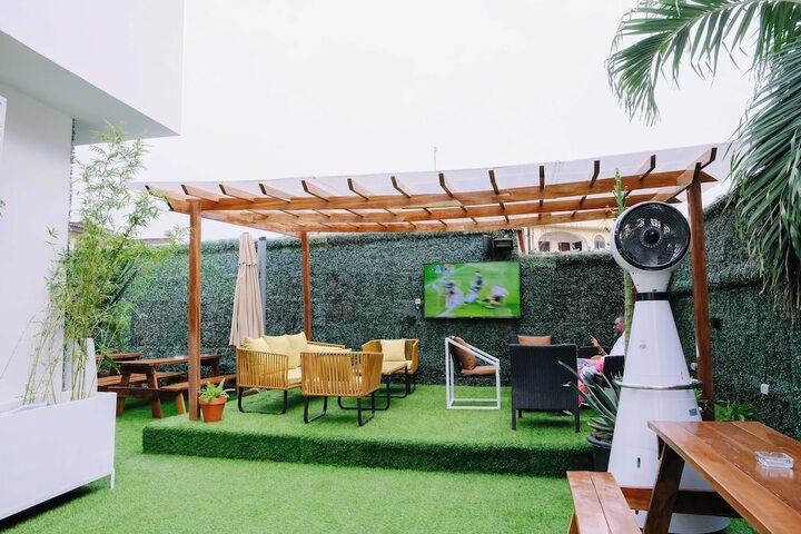 Terrace/Patio 19 of 28