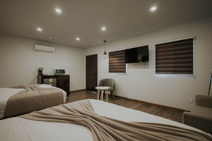 Room 16 of 161