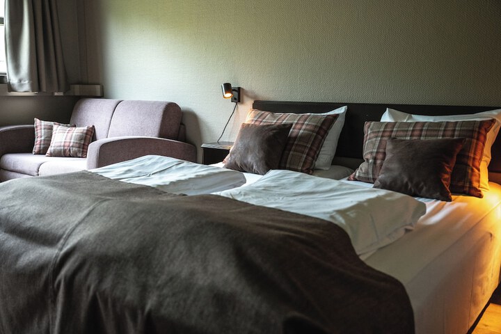 Room 15 of 76