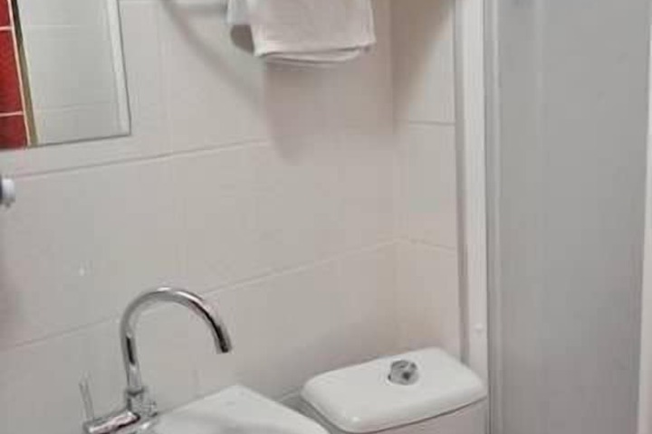 Room 12 of 24