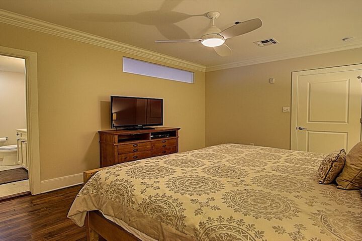 Room 4 of 22