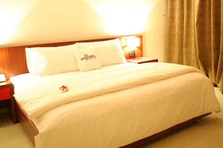 Room 4 of 7