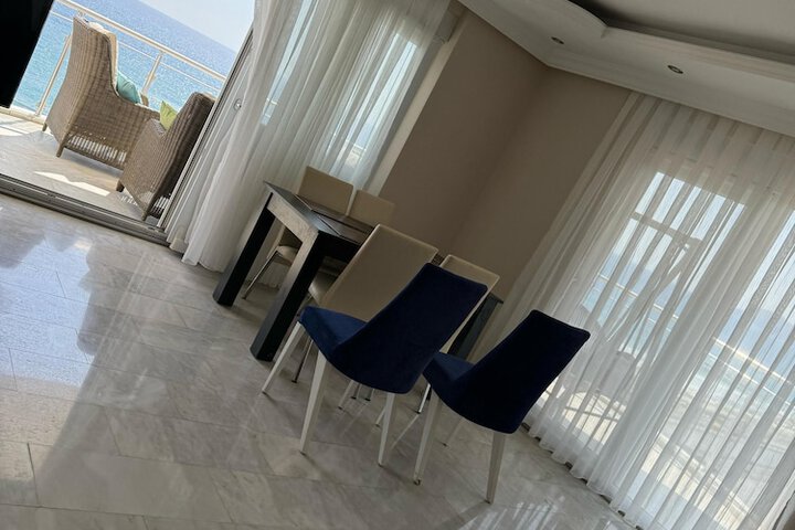 Room 14 of 40