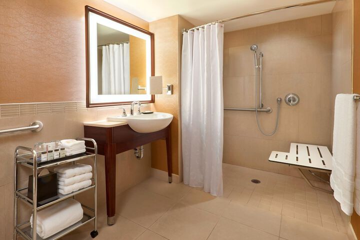 Room 42 of 120