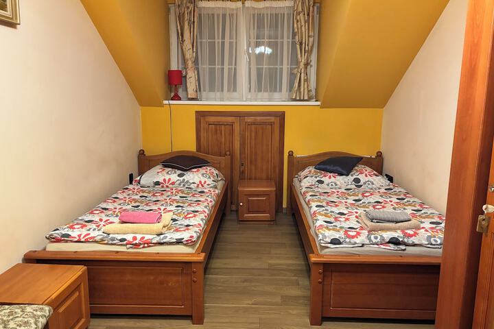 Room 16 of 66