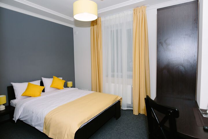 Room 3 of 44