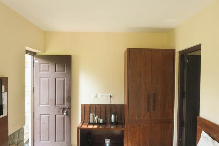 Room 27 of 78
