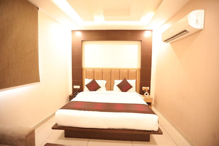 Room 3 of 24