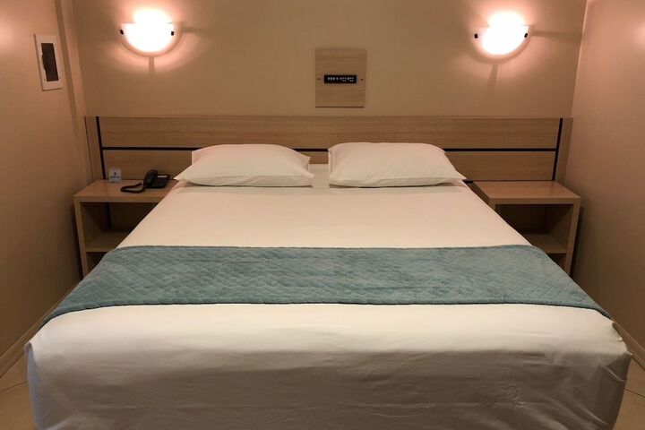 Room 8 of 36