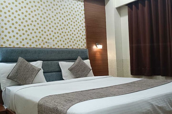 Room 4 of 31