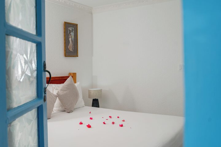 Room 32 of 82
