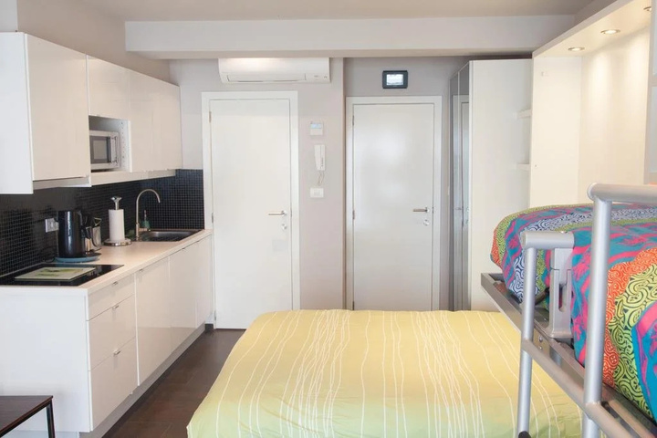 Room 9 of 24