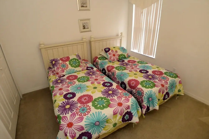 Room 5 of 18