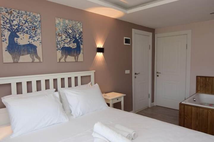 Room 12 of 38