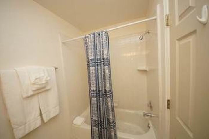 Room 5 of 137