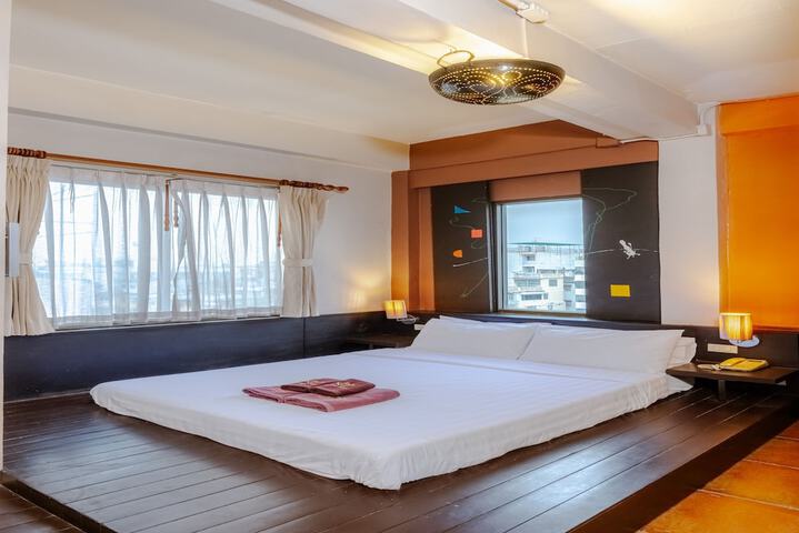 Room 13 of 53