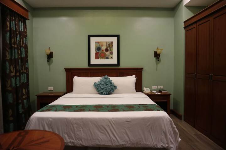 Room 33 of 90