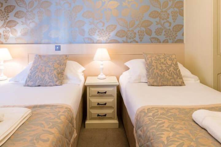Room 18 of 46