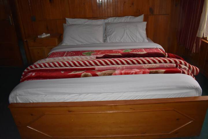 Room 2 of 7